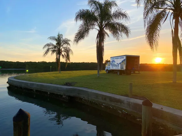 florida_seawall_solutions_service_truck_sunset_seawall_repair_complete-640w